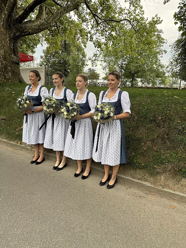 Ehrendamen
